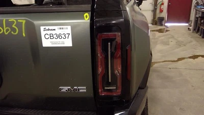 Задний фонарь правый для пассажира 2024 GMC Hummer EV 2998312 - Изображение 1 из 4