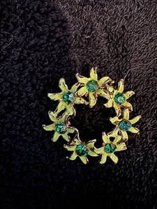 Spilla vintage ghirlanda strass verde 1" - Foto 1 di 3