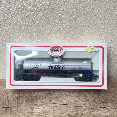 Model Power 6920 Tank Car 40’ Texaco TCX 9355 Silver - Image 1 of 4
