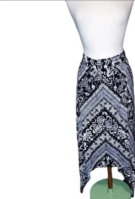 Faded Glory Women’s 2X Maxi Skirt Black White Hankerchief Hem Plus Size - Image 1 of 3