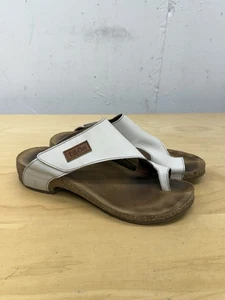 Sandali donna Taos misura 9-9,5 in pelle bianca con zeppa e infradito - Foto 1 di 8