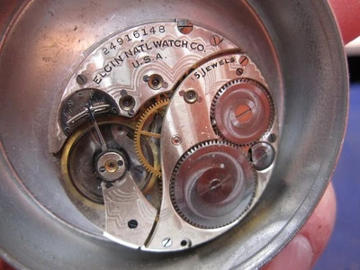 12s Elgin 15J HC pocket watch movement ticks - Image 1 of 2