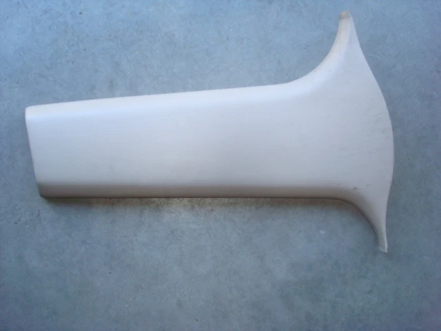 Mazda 626 1999 centro pilar B interior moldura inferior lado derecho del pasajero - bronceado OEM Foto 1 de 1