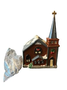 Villaggi Valle d'Inverno Porcellana Casa Illuminata Chiesa - Foto 1 di 5