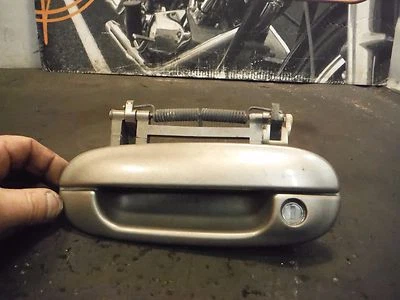 2001 01 02 03 04 Cadillac Seville SLS maçaneta da porta lateral esquerda do motorista  - Imagem 1 de 4