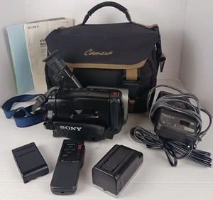 Sony Handycam CCD-TRV21 Video 8 Camcorder Bundle With Remote Tested and Working - Picture 1 of 23