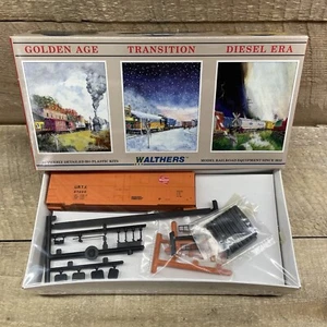 HO SCALE WALTHERS 932-2556 MILWAUKEE ROAD URTX 40' MEAT REEFER CAR 37000 - KIT - Picture 1 of 8