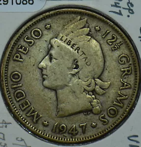 Dominican Republic 1947 Silver 1/2 Peso 291086 combine shipping - Picture 1 of 2