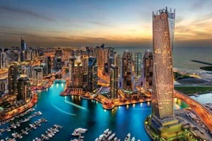 DUBAI UAE SKYLINE GLOSSY POSTER PICTURE PHOTO BANNER arab cayan tower view 3579 - Picture 1 of 1