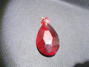 1 STÜCK NOS ORIGINAL VINTAGE ROT W DEUTSCHLAND KRISTALL TROPFEN KRONLEUCHTER PRISMA 2" - Bild 1 von 6