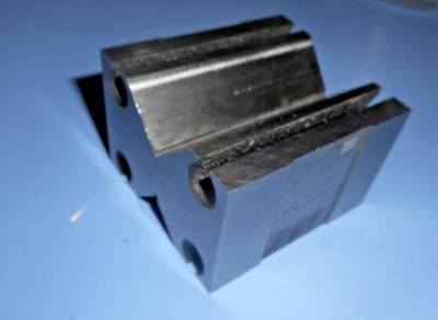 Maquinista de bloques Fowler V * Doble cara * PPSc 63x45x70 * 63 mm x 45 mm x 70 mm Foto 1 de 4