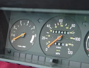 Volvo 240 Instrument Cluster K10042 1989 GL SEDAN 217,405 Miles. For 1986-1989 - Picture 1 of 12