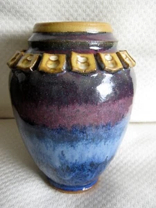 Hand Thrown Pottery Vase Artist Signed 7" tall variegated blue to purple glaze - Bild 1 von 4
