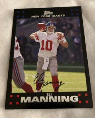 2007 Topps Football Card   #30 Eli Manning - Image 1 of 2