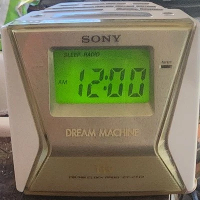 Vintage 1980s  Sony Dream Machine Cube Alarm Clock AM/FM Radio ICF-C143 Working - Image 1 of 4
