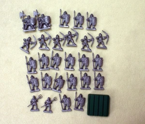5.16 27 Loose Hero Quest Figures 1990 Game Pieces Archer Guard Knight Peasant - Picture 1 of 1
