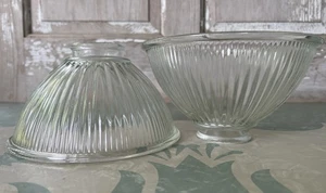 (2) Klar Gerippt Glas Lampenschirme Halophan Stil 2-1/8" Monteur, 6-1/2" Schirme - Bild 1 von 8