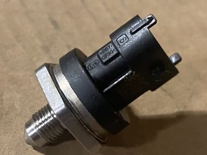 GM 12621292 Fuel Injection Rail Pressure Sensor - 2007-2010 Solstice & Sky LNF - Picture 1 of 4
