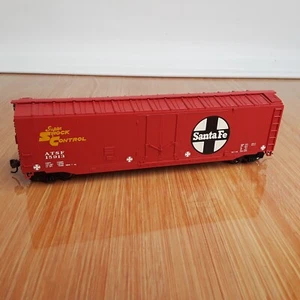Bachmann HO Santa Fe 50' Plug Door Boxcar 15913 Super Shock Control - Picture 1 of 15