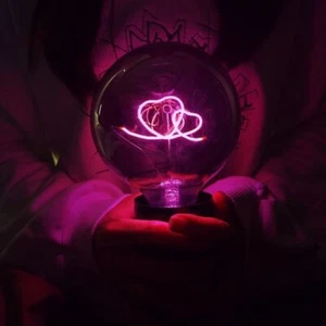 NiloArte Modern Art Lamp, Large Bulb With Inside Design. Pink with Black Base - Picture 1 of 2
