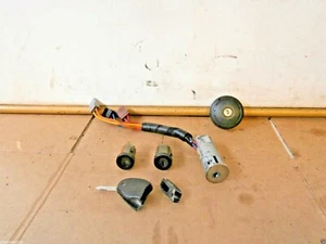 CITROEN XANTIA 2000 IGNITION BARREL,DOOR AND FUEL CAP LOCKS WITH 1 KEY - Picture 1 of 1