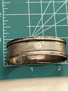Antique English Sterling Silver Kidney Shaped Napkin Ring Holder Engine Turned - Picture 1 of 6