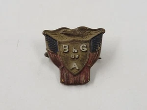 Vintage Multicolored Metal B&G Of A Flags & Eagle Pinback Pin "VERY RARE !!!" - Picture 1 of 3