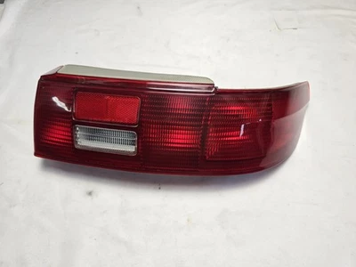 Conjunto de luz trasera derecha Toyota Paseo Passengers 1996-1997 (81550-16530) Foto 1 de 4