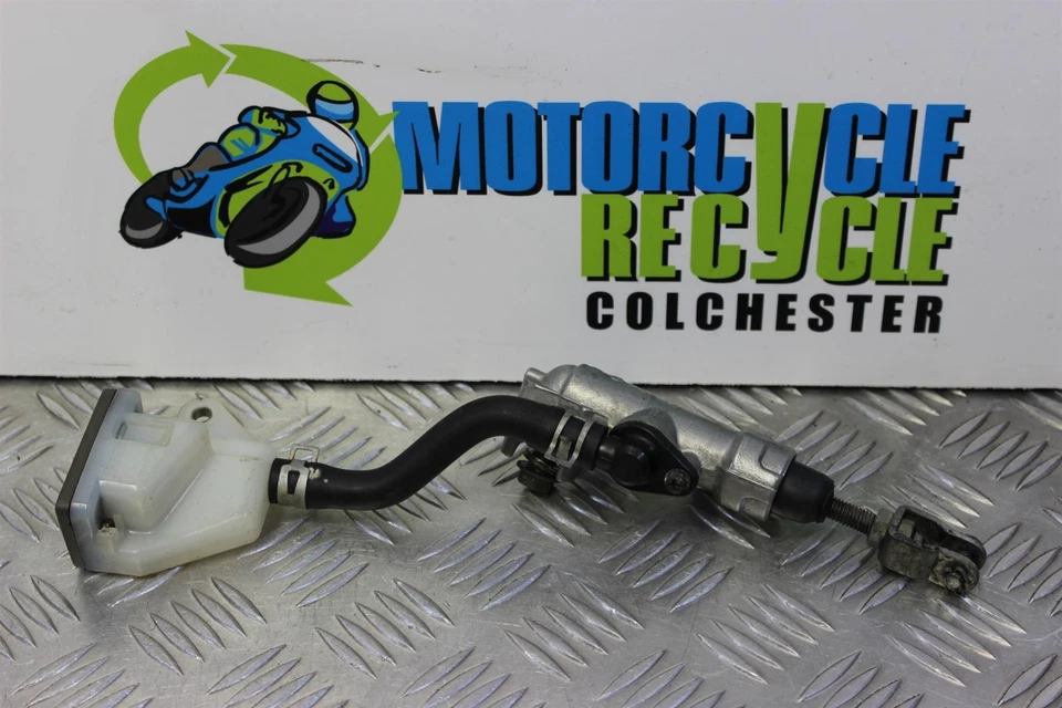 Cilindro maestro de freno trasero Suzuki GSXR 750 2004 2005 K4 K5 GSXR750 B149 Foto 1 de 4