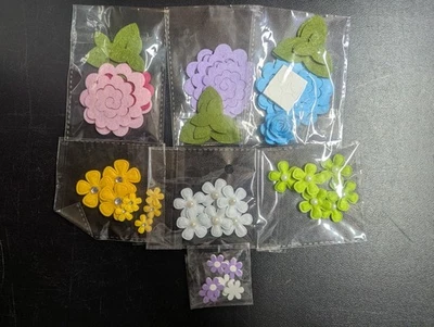 Queen & Co Lot of 6 packs of Felt Flowers and 1 pack of plastic purple flowers - Image 1 of 4
