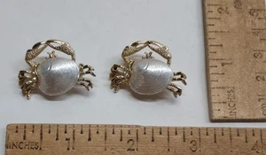 2 - CRAB PINS / BROOCHES - GERRY'S - gold tone and shell - listing #8109 - Picture 1 of 14