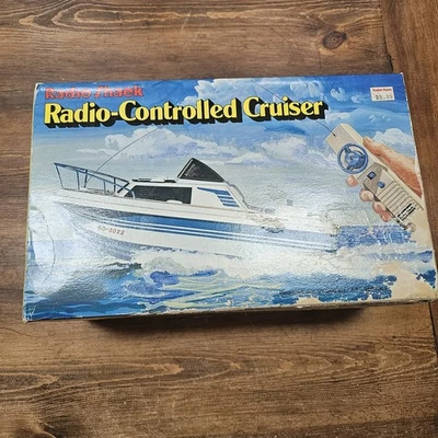 Radio Shack Radio Controlled Cruiser Boat 60-3022 Vintage With Remote READ - Image 1 of 4