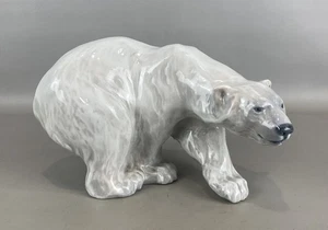 Royal Copenhagen #1137 Walking Polar Bear Porcelain Figurine, Denmark - Picture 1 of 7