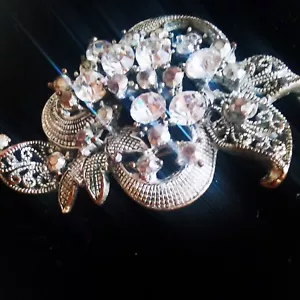 Large 3D Brooch Sparkly Rhinestones Vintage Estate Silver Tone *READ* - Picture 1 of 9