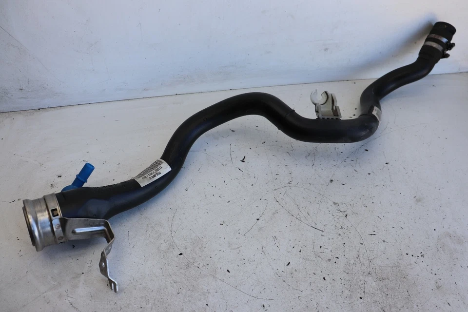 BMW M4 F82 2014 Fuel Tank Filler Neck Assembly 7244041 J163 - Imagem 1 de 1