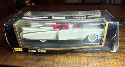 Maisto 1/18 比例 1959 凯迪拉克 Eldorado Biarritz 可调式白色/红色 — 第 1/4 张图片