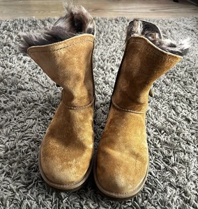 UGG Australia Women Meadow Ankle Boots Sz 7 Winter Snow Comfort Boots - Picture 1 of 6