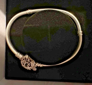 2025 DISNEY PANDORA CHARM DISNEYLAND 70TH ANNIVERSARY BRACELET SIZE 7.1 CASTLE - Picture 1 of 3