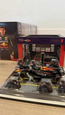 Bburago 1:43 2024 Race Redbull Pit Pass MV1 Max Verstappen Foto 1 de 3