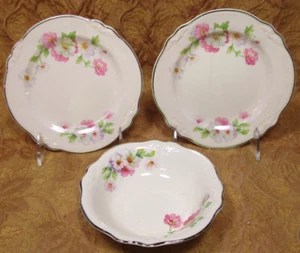 HOMER LAUGHLIN "Fluffy" (Virginia) Rose - 1-dessert bowl & 2-bread plates - Picture 1 of 5