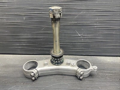 Yamaha YZF R1 2012 árbol triple inferior, puente colgante inferior #11624 Foto 1 de 4