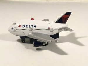 Realtoy Delta Airlines Pullback Takeoff Plane with Lights and Sounds Skyteam Jet - Picture 1 of 12