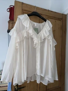Beautiful Floaty Cream Blouse Very Goth 14 Bnwt - Picture 1 of 3