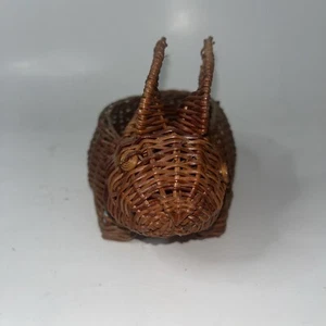 Maceta de conejito de mimbre vintage, conejo tejido, intrincada cesta de ratán decoración de Pascua - Imagen 1 de 10