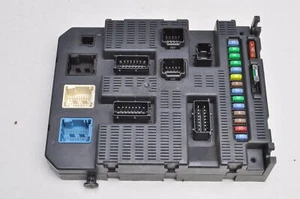 Citroen C4 I 2.0 HDI 140PS Unidad de Control Caja de Fusibles 9663798480 - Imagen 1 de 7