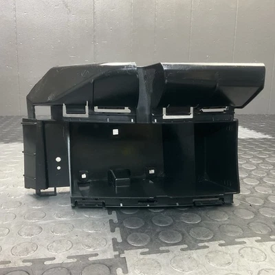 Soporte guía de soporte de parachoques trasero derecho pasajero Volvo XC90 2007-2014 FABRICANTE DE EQUIPOS ORIGINALES Foto 1 de 4