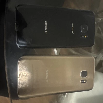 Blue and Gold Samsung Galaxy S7 Edge 32GB Unlocked - Image 1 of 3
