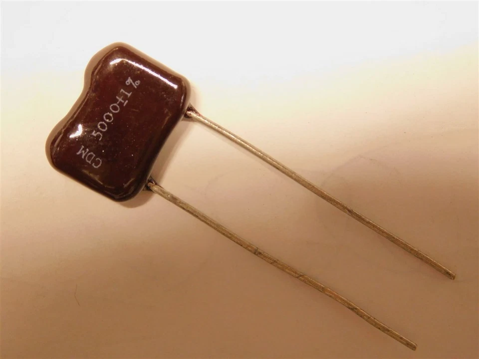 5 Cornell Dubilier CD19FD502F03 5000pF 500V 1% Dipped Silver Mica Capacitors