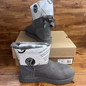 Stivali UGG donna taglia 6 mini Bailey fiocco II 1016501 casual foderati in pelle di pecora NUOVI - Foto 1 di 8