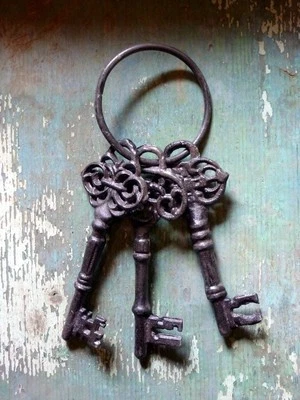 Cast Iron Metal Vintage Victorian Replica Skeleton Key Toy Home Garden Decor - Image 1 of 3